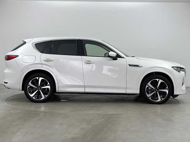 マツダ ＣＸ－６０ ＰＨＥＶ エクスクルーシブモダン 道央・札幌 2023(令5)年 1.2万km ロジウムホワイトプレミアムメタリック ・4WD/・PHEV/・寒冷地仕様/・純正SDナビ&フルセグTV&DVD&BT&AppleCarPlay&AndroidAuto/・スマートブレーキサポート/・レーンキープアシスト/・誤発進抑制制御機能/・標識認識システム/・ブラインドスポットモニター/・パーキングセンサー/・クルーズコントロール/・全方位カメラ/・ヘッドアップディスプレイ/・アルパインフリップダウンモニター/・BOSEサウンドシステム/・純正ドライブレコーダー/・パワーバックドア/・レザーシート/・パワーシート/・エアシート/・シートヒーター/・ミラーヒーター/・ハンドルヒーター/・革巻きステアリング/・パドルシフト/・ステアリングスイッチ/・オートワイパー/・フロントワイパーデアイサー/・置くだけ充電/・AC100V/・ビルトインETC/・オートマチックハイビーム/・オートライト/・LEDヘッドライト/・Mi DRIVE/・ダウンヒルアシストコントロール/・横滑り防止/・プッシュスタート/・スマートキー