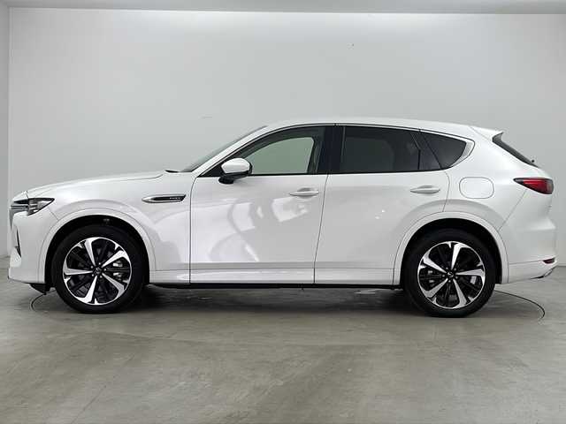 マツダ ＣＸ－６０ ＰＨＥＶ エクスクルーシブモダン 道央・札幌 2023(令5)年 1.2万km ロジウムホワイトプレミアムメタリック ・4WD/・PHEV/・寒冷地仕様/・純正SDナビ&フルセグTV&DVD&BT&AppleCarPlay&AndroidAuto/・スマートブレーキサポート/・レーンキープアシスト/・誤発進抑制制御機能/・標識認識システム/・ブラインドスポットモニター/・パーキングセンサー/・クルーズコントロール/・全方位カメラ/・ヘッドアップディスプレイ/・アルパインフリップダウンモニター/・BOSEサウンドシステム/・純正ドライブレコーダー/・パワーバックドア/・レザーシート/・パワーシート/・エアシート/・シートヒーター/・ミラーヒーター/・ハンドルヒーター/・革巻きステアリング/・パドルシフト/・ステアリングスイッチ/・オートワイパー/・フロントワイパーデアイサー/・置くだけ充電/・AC100V/・ビルトインETC/・オートマチックハイビーム/・オートライト/・LEDヘッドライト/・Mi DRIVE/・ダウンヒルアシストコントロール/・横滑り防止/・プッシュスタート/・スマートキー
