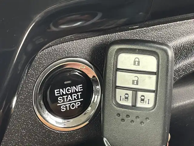 ホンダ ステップワゴン スパーダ ホンダセンシング 新潟県 2020(令2)年 4.9万km プラチナホワイトパール ホンダセンシング/　・衝突被害軽減ブレーキ/　・レーンキープアシスト/　・アダプティブクルーズコントロール/わくわくゲート/フリップダウンモニター/純正ナビ/　（フルセグTV/BT/CD/DVD/USB/AM/FM）/バックカメラ/両側パワースライドドア/LEDオートライト/純正16インチアルミホイール/ステアリングスイッチ/アイドリングストップ/USBポート/スマートキー/ETC2.0
