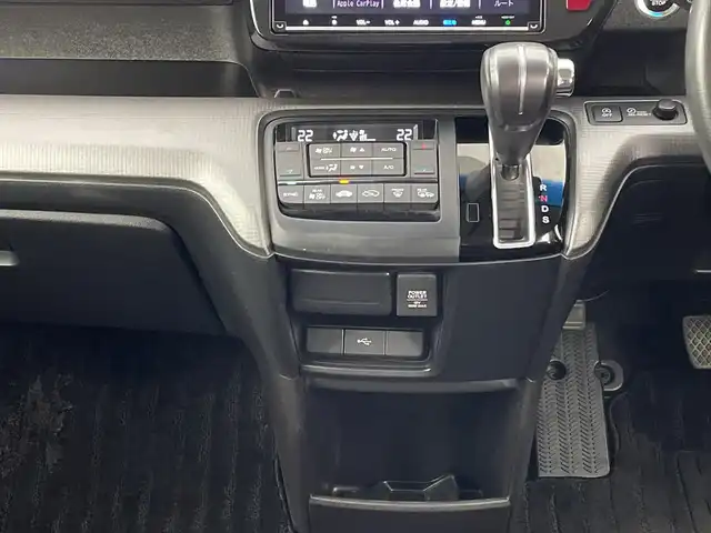 ホンダ ステップワゴン スパーダ ホンダセンシング 新潟県 2020(令2)年 4.9万km プラチナホワイトパール ホンダセンシング/　・衝突被害軽減ブレーキ/　・レーンキープアシスト/　・アダプティブクルーズコントロール/わくわくゲート/フリップダウンモニター/純正ナビ/　（フルセグTV/BT/CD/DVD/USB/AM/FM）/バックカメラ/両側パワースライドドア/LEDオートライト/純正16インチアルミホイール/ステアリングスイッチ/アイドリングストップ/USBポート/スマートキー/ETC2.0
