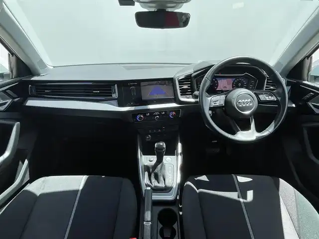 アウディ Ａ１ SB 35TFSI アドバンスド 東京都 2021(令3)年 3.1万km 白 純正メモリーナビ/バックモニター/フルセグTV/AppleCarplay/AndoroidAuto/デジタルメーター/アダクティブクルーズコントロール/Audiプレセンス/車線逸脱警報/アドバンスキー/プッシュスタート/ETC/純正LEDヘッドライト/カーテンエアバック/サイドエアバック