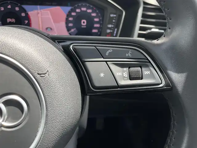 アウディ Ａ１ SB 35TFSI アドバンスド 東京都 2021(令3)年 3.1万km 白 純正メモリーナビ/バックモニター/フルセグTV/AppleCarplay/AndoroidAuto/デジタルメーター/アダクティブクルーズコントロール/Audiプレセンス/車線逸脱警報/アドバンスキー/プッシュスタート/ETC/純正LEDヘッドライト/カーテンエアバック/サイドエアバック