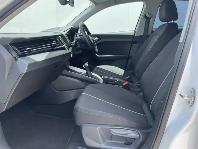 アウディ Ａ１ SB 35TFSI アドバンスド 東京都 2021(令3)年 3.1万km 白 純正メモリーナビ/バックモニター/フルセグTV/AppleCarplay/AndoroidAuto/デジタルメーター/アダクティブクルーズコントロール/Audiプレセンス/車線逸脱警報/アドバンスキー/プッシュスタート/ETC/純正LEDヘッドライト/カーテンエアバック/サイドエアバック