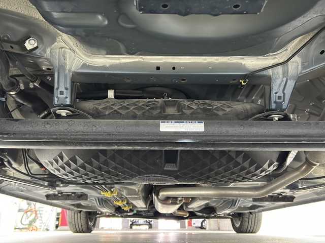 トヨタ ルーミー カスタムG－T 愛知県 2018(平30)年 1.7万km ブラックマイカメタリック/レーザーブルークリスタルシャイン 2トーン 純正7インチSDナビゲーション/（CD/ワンセグTV/Bluetooth)/バックカメラ/スマートアシスト/両側パワースライドドア/クルーズコントロール/アイドリングストップ/横滑り防止装置/純正15インチアルミホイール/LEDヘッドライト/オートライト/フォグライト/コーナーセンサー(前後)/ステアリングリモコン/ウィンカーミラー/電動格納ミラー/フロアマット/スマートキー/エンジンプッシュスタート