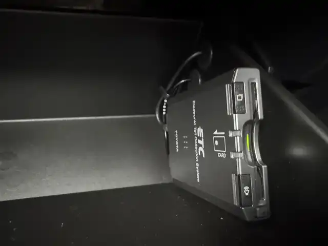 トヨタ ８６ GT リミテッド 愛知県 2015(平27)年 1.2万km オレンジメタリック GTリミテッド/革巻きステアリング/ハーフレザーシート/純正ナビ/（CD/ラジオ/BT/ワンセグ）/純正リアスポイラー/AT/DNシートヒーター/クルコン/バックカメラ/ETC/横滑り防止/VSC　SPORT/SNOWモード/ドアバイザー/デュアルエアコン/スペアキー