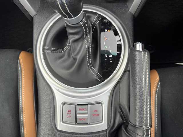 トヨタ ８６ GT リミテッド 群馬県 2015(平27)年 1.2万km オレンジメタリック GTリミテッド/革巻きステアリング/ハーフレザーシート/純正ナビ/（CD/ラジオ/BT/ワンセグ）/純正リアスポイラー/AT/DNシートヒーター/クルコン/バックカメラ/ETC/横滑り防止/VSC　SPORT/SNOWモード/ドアバイザー/デュアルエアコン/スペアキー