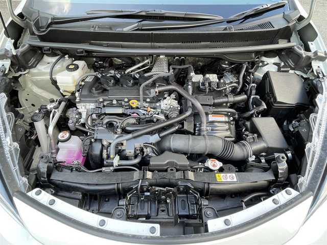 トヨタ アクア GRスポーツ 岩手県 2023(令5)年 0.6万km プラチナホワイトパールマイカ 純正ディスプレイオーディオAM/FM/CD/DVD/Bluetooth/フルセグTV/純正オーディオ/バックカメラ/ETC/レーダークルーズコントロール/衝突被害軽減ブレーキ/レーンキープアシスト/横滑り防止装置/シートヒーター/オートライト/LEDヘッドライト/フォグランプ/スマートキー/プッシュスタート/電動格納ミラー/純正17インチAW/純正フロアマット/保証書/取扱説明書