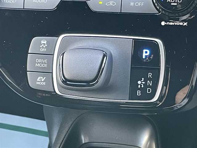 トヨタ アクア GRスポーツ 岩手県 2023(令5)年 0.6万km プラチナホワイトパールマイカ 純正ディスプレイオーディオAM/FM/CD/DVD/Bluetooth/フルセグTV/純正オーディオ/バックカメラ/ETC/レーダークルーズコントロール/衝突被害軽減ブレーキ/レーンキープアシスト/横滑り防止装置/シートヒーター/オートライト/LEDヘッドライト/フォグランプ/スマートキー/プッシュスタート/電動格納ミラー/純正17インチAW/純正フロアマット/保証書/取扱説明書