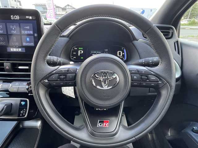 トヨタ アクア GRスポーツ 岩手県 2023(令5)年 0.6万km プラチナホワイトパールマイカ 純正ディスプレイオーディオAM/FM/CD/DVD/Bluetooth/フルセグTV/純正オーディオ/バックカメラ/ETC/レーダークルーズコントロール/衝突被害軽減ブレーキ/レーンキープアシスト/横滑り防止装置/シートヒーター/オートライト/LEDヘッドライト/フォグランプ/スマートキー/プッシュスタート/電動格納ミラー/純正17インチAW/純正フロアマット/保証書/取扱説明書