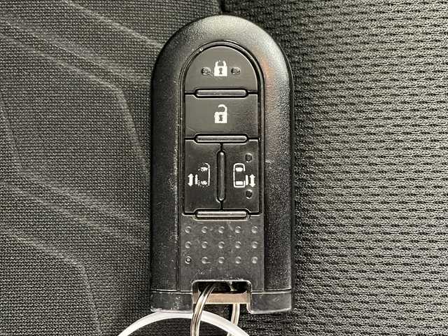 トヨタ ルーミー カスタムG－T 千葉県 2017(平29)年 5.7万km レーザーブルークリスタルシャイン クルーズコントロール/レーンキープアシスト/衝突軽減システム/純正SDナビ（NSZT-W66T）/　Bluetooth/CD/DVD/フルセグTV/バックカメラ/ビルトインETC/社外ドライブレコーダー前後/両側パワースライドドア/LEDヘッドライト/オートライト/純正15インチアルミホイール