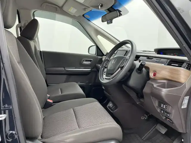 ホンダ フリード ハイブリット G ホンダセンシング 熊本県 2019(令1)年 5.8万km ミッドナイトブルービームM 社外8インチナビ（ＣＤ・ＤＶＤ・フルセグ・ＢＴ・ＵＳＢ・ｉｐｏｄ）/バックカメラ　/前後ドライブレコーダー　/ビルトインＥＴＣ　/レーダークルーズコントロール/両側パワースライドドア　/後ろのみクリアランスソナー/ホンダセンシング　/衝突軽減ブレーキ　/レーンキープアシスト/横滑り防止/アイドリングストップ/純正フロアマット/純正１５インチAW/オートライト/LEDヘッドライト/スマートキー/プッシュスタート/スペアキー1本/保証書/取扱説明書