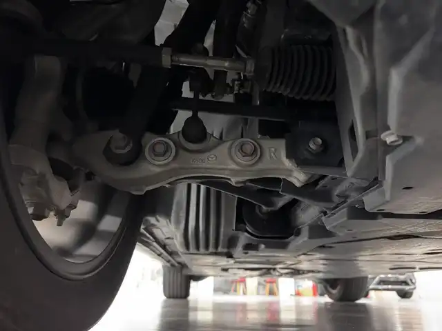 マツダ ＣＸ－６０ XD HV エクスクルーシブスポーツ 三重県 2022(令4)年 2.8万km ロジウムホワイトプレミアムメタリック ディーゼルターボ・マイルドハイブリッド/4WD/MTモード付8AT/12.3型ナビ/（AM/FM/USB/HDMI/CarPlay/AndroidAuto/Bluetooth/TV）/360ビュー・モニター/ビルトインETC/i-ACTIVSENSE/・スマートブレーキサポート/・レーダークルーズコントロール/・クルージング&トラフィックサポート/・ドライバー異常時対応システム/・ドライバーモニタリング/・レーンキープアシストシステム/・ブラインドスポットモニタリング/・クロストラフィックアラート（前後）/・標識認識/・パーキングセンサー（前後）/など/装備/・ナッパレザーシート（ブラック）/・シートヒーター（D/N/2nd）/・シートベンチレーション（D/N）/・パワーシート（Dメモリー付10way/N10way）/・電動チルト&テレスコステアリング/・ステアリングヒーター/・ヘッドアップディスプレイ/・AC100Vコンセント&USB充電ジャック&ワイヤレス充電/・LEDヘッドライト/・ダウンヒルアシストコントロール/・ハンズフリーパワーリフトゲート/・左右独立オートエアコン/・パドルシフト/・純正20inAW/・保/取/ナビ取/・スマートキーx2/など