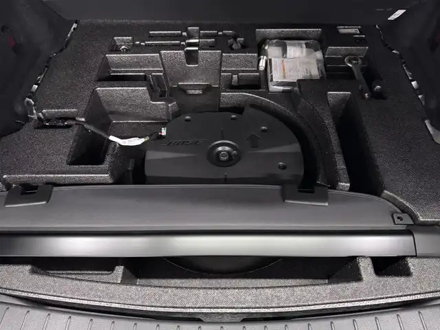 マツダ ＣＸ－６０ XD HV エクスクルーシブスポーツ 三重県 2022(令4)年 2.8万km ロジウムホワイトプレミアムメタリック ディーゼルターボ・マイルドハイブリッド/4WD/MTモード付8AT/12.3型ナビ/（AM/FM/USB/HDMI/CarPlay/AndroidAuto/Bluetooth/TV）/360ビュー・モニター/ビルトインETC/i-ACTIVSENSE/・スマートブレーキサポート/・レーダークルーズコントロール/・クルージング&トラフィックサポート/・ドライバー異常時対応システム/・ドライバーモニタリング/・レーンキープアシストシステム/・ブラインドスポットモニタリング/・クロストラフィックアラート（前後）/・標識認識/・パーキングセンサー（前後）/など/装備/・ナッパレザーシート（ブラック）/・シートヒーター（D/N/2nd）/・シートベンチレーション（D/N）/・パワーシート（Dメモリー付10way/N10way）/・電動チルト&テレスコステアリング/・ステアリングヒーター/・ヘッドアップディスプレイ/・AC100Vコンセント&USB充電ジャック&ワイヤレス充電/・LEDヘッドライト/・ダウンヒルアシストコントロール/・ハンズフリーパワーリフトゲート/・左右独立オートエアコン/・パドルシフト/・純正20inAW/・保/取/ナビ取/・スマートキーx2/など