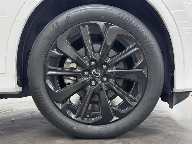 マツダ ＣＸ－６０ XD HV エクスクルーシブスポーツ 三重県 2022(令4)年 2.8万km ロジウムホワイトプレミアムメタリック ディーゼルターボ・マイルドハイブリッド/4WD/MTモード付8AT/12.3型ナビ/（AM/FM/USB/HDMI/CarPlay/AndroidAuto/Bluetooth/TV）/360ビュー・モニター/ビルトインETC/i-ACTIVSENSE/・スマートブレーキサポート/・レーダークルーズコントロール/・クルージング&トラフィックサポート/・ドライバー異常時対応システム/・ドライバーモニタリング/・レーンキープアシストシステム/・ブラインドスポットモニタリング/・クロストラフィックアラート（前後）/・標識認識/・パーキングセンサー（前後）/など/装備/・ナッパレザーシート（ブラック）/・シートヒーター（D/N/2nd）/・シートベンチレーション（D/N）/・パワーシート（Dメモリー付10way/N10way）/・電動チルト&テレスコステアリング/・ステアリングヒーター/・ヘッドアップディスプレイ/・AC100Vコンセント&USB充電ジャック&ワイヤレス充電/・LEDヘッドライト/・ダウンヒルアシストコントロール/・ハンズフリーパワーリフトゲート/・左右独立オートエアコン/・パドルシフト/・純正20inAW/・保/取/ナビ取/・スマートキーx2/など