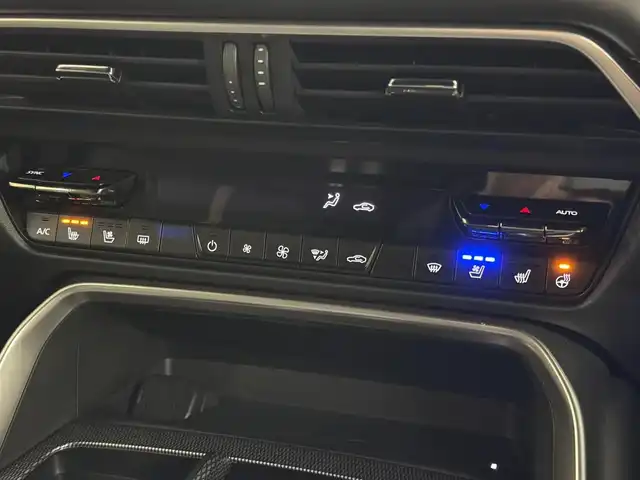 マツダ ＣＸ－６０ XD HV エクスクルーシブスポーツ 三重県 2022(令4)年 2.8万km ロジウムホワイトプレミアムメタリック ディーゼルターボ・マイルドハイブリッド/4WD/MTモード付8AT/12.3型ナビ/（AM/FM/USB/HDMI/CarPlay/AndroidAuto/Bluetooth/TV）/360ビュー・モニター/ビルトインETC/i-ACTIVSENSE/・スマートブレーキサポート/・レーダークルーズコントロール/・クルージング&トラフィックサポート/・ドライバー異常時対応システム/・ドライバーモニタリング/・レーンキープアシストシステム/・ブラインドスポットモニタリング/・クロストラフィックアラート（前後）/・標識認識/・パーキングセンサー（前後）/など/装備/・ナッパレザーシート（ブラック）/・シートヒーター（D/N/2nd）/・シートベンチレーション（D/N）/・パワーシート（Dメモリー付10way/N10way）/・電動チルト&テレスコステアリング/・ステアリングヒーター/・ヘッドアップディスプレイ/・AC100Vコンセント&USB充電ジャック&ワイヤレス充電/・LEDヘッドライト/・ダウンヒルアシストコントロール/・ハンズフリーパワーリフトゲート/・左右独立オートエアコン/・パドルシフト/・純正20inAW/・保/取/ナビ取/・スマートキーx2/など