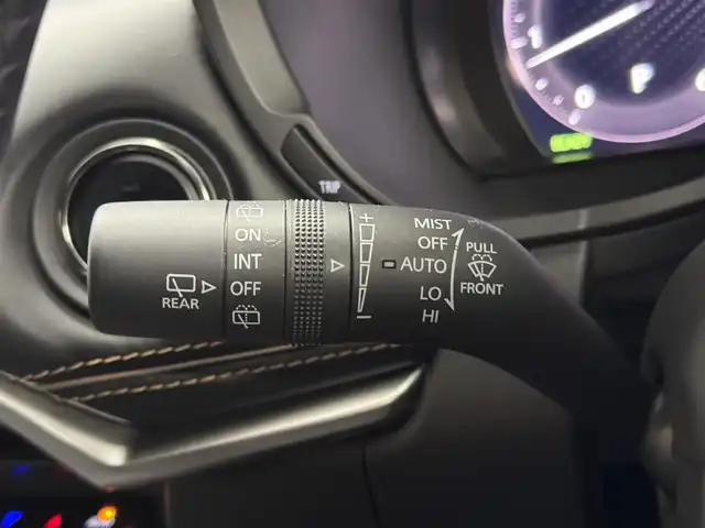 マツダ ＣＸ－６０ XD HV エクスクルーシブスポーツ 三重県 2022(令4)年 2.8万km ロジウムホワイトプレミアムメタリック ディーゼルターボ・マイルドハイブリッド/4WD/MTモード付8AT/12.3型ナビ/（AM/FM/USB/HDMI/CarPlay/AndroidAuto/Bluetooth/TV）/360ビュー・モニター/ビルトインETC/i-ACTIVSENSE/・スマートブレーキサポート/・レーダークルーズコントロール/・クルージング&トラフィックサポート/・ドライバー異常時対応システム/・ドライバーモニタリング/・レーンキープアシストシステム/・ブラインドスポットモニタリング/・クロストラフィックアラート（前後）/・標識認識/・パーキングセンサー（前後）/など/装備/・ナッパレザーシート（ブラック）/・シートヒーター（D/N/2nd）/・シートベンチレーション（D/N）/・パワーシート（Dメモリー付10way/N10way）/・電動チルト&テレスコステアリング/・ステアリングヒーター/・ヘッドアップディスプレイ/・AC100Vコンセント&USB充電ジャック&ワイヤレス充電/・LEDヘッドライト/・ダウンヒルアシストコントロール/・ハンズフリーパワーリフトゲート/・左右独立オートエアコン/・パドルシフト/・純正20inAW/・保/取/ナビ取/・スマートキーx2/など