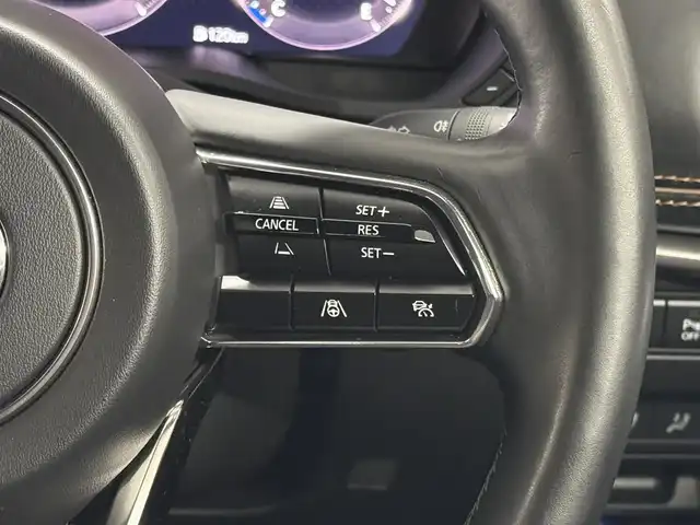 マツダ ＣＸ－６０ XD HV エクスクルーシブスポーツ 三重県 2022(令4)年 2.8万km ロジウムホワイトプレミアムメタリック ディーゼルターボ・マイルドハイブリッド/4WD/MTモード付8AT/12.3型ナビ/（AM/FM/USB/HDMI/CarPlay/AndroidAuto/Bluetooth/TV）/360ビュー・モニター/ビルトインETC/i-ACTIVSENSE/・スマートブレーキサポート/・レーダークルーズコントロール/・クルージング&トラフィックサポート/・ドライバー異常時対応システム/・ドライバーモニタリング/・レーンキープアシストシステム/・ブラインドスポットモニタリング/・クロストラフィックアラート（前後）/・標識認識/・パーキングセンサー（前後）/など/装備/・ナッパレザーシート（ブラック）/・シートヒーター（D/N/2nd）/・シートベンチレーション（D/N）/・パワーシート（Dメモリー付10way/N10way）/・電動チルト&テレスコステアリング/・ステアリングヒーター/・ヘッドアップディスプレイ/・AC100Vコンセント&USB充電ジャック&ワイヤレス充電/・LEDヘッドライト/・ダウンヒルアシストコントロール/・ハンズフリーパワーリフトゲート/・左右独立オートエアコン/・パドルシフト/・純正20inAW/・保/取/ナビ取/・スマートキーx2/など