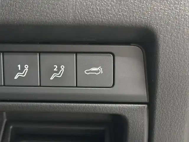 マツダ ＣＸ－６０ XD HV エクスクルーシブスポーツ 三重県 2022(令4)年 2.8万km ロジウムホワイトプレミアムメタリック ディーゼルターボ・マイルドハイブリッド/4WD/MTモード付8AT/12.3型ナビ/（AM/FM/USB/HDMI/CarPlay/AndroidAuto/Bluetooth/TV）/360ビュー・モニター/ビルトインETC/i-ACTIVSENSE/・スマートブレーキサポート/・レーダークルーズコントロール/・クルージング&トラフィックサポート/・ドライバー異常時対応システム/・ドライバーモニタリング/・レーンキープアシストシステム/・ブラインドスポットモニタリング/・クロストラフィックアラート（前後）/・標識認識/・パーキングセンサー（前後）/など/装備/・ナッパレザーシート（ブラック）/・シートヒーター（D/N/2nd）/・シートベンチレーション（D/N）/・パワーシート（Dメモリー付10way/N10way）/・電動チルト&テレスコステアリング/・ステアリングヒーター/・ヘッドアップディスプレイ/・AC100Vコンセント&USB充電ジャック&ワイヤレス充電/・LEDヘッドライト/・ダウンヒルアシストコントロール/・ハンズフリーパワーリフトゲート/・左右独立オートエアコン/・パドルシフト/・純正20inAW/・保/取/ナビ取/・スマートキーx2/など