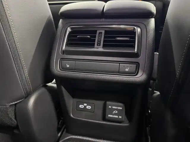 マツダ ＣＸ－６０ XD HV エクスクルーシブスポーツ 三重県 2022(令4)年 2.8万km ロジウムホワイトプレミアムメタリック ディーゼルターボ・マイルドハイブリッド/4WD/MTモード付8AT/12.3型ナビ/（AM/FM/USB/HDMI/CarPlay/AndroidAuto/Bluetooth/TV）/360ビュー・モニター/ビルトインETC/i-ACTIVSENSE/・スマートブレーキサポート/・レーダークルーズコントロール/・クルージング&トラフィックサポート/・ドライバー異常時対応システム/・ドライバーモニタリング/・レーンキープアシストシステム/・ブラインドスポットモニタリング/・クロストラフィックアラート（前後）/・標識認識/・パーキングセンサー（前後）/など/装備/・ナッパレザーシート（ブラック）/・シートヒーター（D/N/2nd）/・シートベンチレーション（D/N）/・パワーシート（Dメモリー付10way/N10way）/・電動チルト&テレスコステアリング/・ステアリングヒーター/・ヘッドアップディスプレイ/・AC100Vコンセント&USB充電ジャック&ワイヤレス充電/・LEDヘッドライト/・ダウンヒルアシストコントロール/・ハンズフリーパワーリフトゲート/・左右独立オートエアコン/・パドルシフト/・純正20inAW/・保/取/ナビ取/・スマートキーx2/など