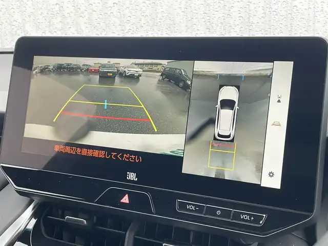 トヨタ ハリアー ＰＨＥＶ Z 滋賀県 2023(令5)年 0.7万km プラチナホワイトパールマイカ JBLサウンド/ムーンルーフ/純正12.3インチメモリナビ/・フルセグTV/・Bluetooth/・ミラキャスト/・USB入力端子/衝突軽減ブレーキ/車線逸脱警報/レーダークルーズコントロール/ブラインドスポットモニター/全方位カメラ/ドラレコ付デジタルインナーミラー/ヘッドアップディスプレイ/ETC2.0 /パワーシート/シートヒーター/シートクーラー/パワーバックドア/プッシュスタート/スマートキー×２/革巻きステアリング/ステアリングリモコン/PHEV充電ケーブル/LEDヘッドライト/純正19インチアルミホイール/純正フロアマット