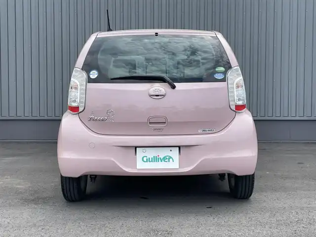 トヨタ パッソ プラスハナ Gパッケージ 千葉県 2014(平26)年 6.3万km ムースピンクP ワンオーナー/禁煙車/社外SDナビ/・フルセグTV・Bluetooth・CD・SD/バックカメラ/横滑り防止装置/ETC/ドライブレコーダー/アイドリングストップ/LEDヘッドライト/フォグランプ/ウィンカーミラー/電動格納ミラー/純正14インチAW/シートリフター/スマートキー/フロアマット/ドアバイザー/スペアキー/保証書