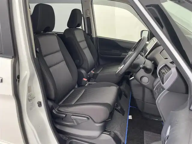 日産 セレナ e－パワー ハイウェイスター V 群馬県 2019(令1)年 7.1万km ブリリアントホワイトパール 純正10インチナビ(MM519D-L)/AM/FM/CD/DVD/Blu-ray/BT/フルセグ/ビルトインETC/純正前方ドライブレコーダー/インテリジェントアラウンドビューモニター/プロパイロット/ハンズフリーオートスライドドア/インテリジェント エマージェンシーブレーキ/インテリジェント FCW（前方衝突予測警報）/インテリジェント LI（車線逸脱防止支援システム）/LDW（車線逸脱警報）/インテリジェント BSI（後側方衝突防止支援システム）/BSW（後側方車両検知警報）/RCTA（後退時車両検知警報）/踏み間違い衝突防止アシスト/標識検知機能/車両接近通報装置/フロント&バックソナー/LEDヘッドライト/スマートキー/プッシュスタート/電動パーキングブレーキ/オートブレーキホールド