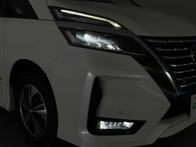 日産 セレナ e－パワー ハイウェイスター V 群馬県 2019(令1)年 7.1万km ブリリアントホワイトパール 純正10インチナビ(MM519D-L)/AM/FM/CD/DVD/Blu-ray/BT/フルセグ/ビルトインETC/純正前方ドライブレコーダー/インテリジェントアラウンドビューモニター/プロパイロット/ハンズフリーオートスライドドア/インテリジェント エマージェンシーブレーキ/インテリジェント FCW（前方衝突予測警報）/インテリジェント LI（車線逸脱防止支援システム）/LDW（車線逸脱警報）/インテリジェント BSI（後側方衝突防止支援システム）/BSW（後側方車両検知警報）/RCTA（後退時車両検知警報）/踏み間違い衝突防止アシスト/標識検知機能/車両接近通報装置/フロント&バックソナー/LEDヘッドライト/スマートキー/プッシュスタート/電動パーキングブレーキ/オートブレーキホールド