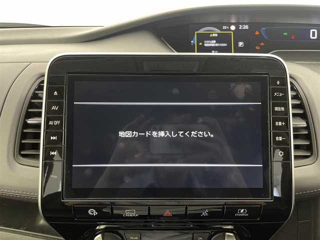 日産 セレナ e－パワー ハイウェイスター V 群馬県 2019(令1)年 7.1万km ブリリアントホワイトパール 純正10インチナビ(MM519D-L)/AM/FM/CD/DVD/Blu-ray/BT/フルセグ/ビルトインETC/純正前方ドライブレコーダー/インテリジェントアラウンドビューモニター/プロパイロット/ハンズフリーオートスライドドア/インテリジェント エマージェンシーブレーキ/インテリジェント FCW（前方衝突予測警報）/インテリジェント LI（車線逸脱防止支援システム）/LDW（車線逸脱警報）/インテリジェント BSI（後側方衝突防止支援システム）/BSW（後側方車両検知警報）/RCTA（後退時車両検知警報）/踏み間違い衝突防止アシスト/標識検知機能/車両接近通報装置/フロント&バックソナー/LEDヘッドライト/スマートキー/プッシュスタート/電動パーキングブレーキ/オートブレーキホールド