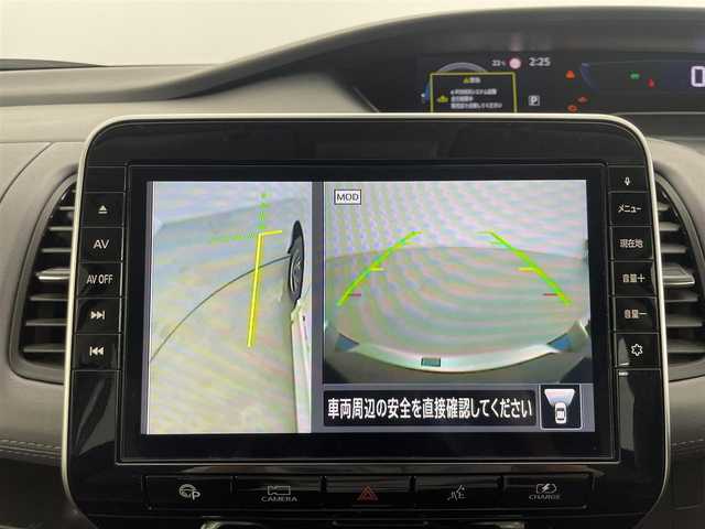日産 セレナ e－パワー ハイウェイスター V 群馬県 2019(令1)年 7.1万km ブリリアントホワイトパール 純正10インチナビ(MM519D-L)/AM/FM/CD/DVD/Blu-ray/BT/フルセグ/ビルトインETC/純正前方ドライブレコーダー/インテリジェントアラウンドビューモニター/プロパイロット/ハンズフリーオートスライドドア/インテリジェント エマージェンシーブレーキ/インテリジェント FCW（前方衝突予測警報）/インテリジェント LI（車線逸脱防止支援システム）/LDW（車線逸脱警報）/インテリジェント BSI（後側方衝突防止支援システム）/BSW（後側方車両検知警報）/RCTA（後退時車両検知警報）/踏み間違い衝突防止アシスト/標識検知機能/車両接近通報装置/フロント&バックソナー/LEDヘッドライト/スマートキー/プッシュスタート/電動パーキングブレーキ/オートブレーキホールド
