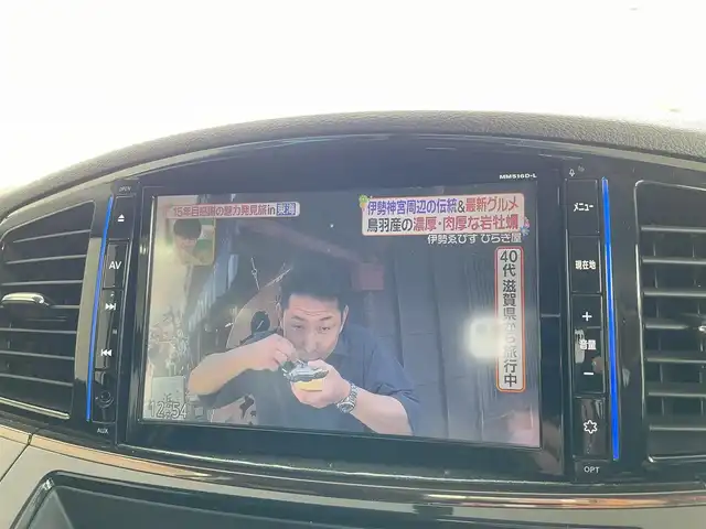 日産 エルグランド 千葉県 2017(平29)年 7.2万km ファントムブラック 木目調/革巻きステアリング/グラファイト塗装AW/パワーシート/シートヒーター/リバース連動型ドアミラー/純正ナビ/〇フルセグTV/BT/DVD/ラジオ/ビルトインETC/スペアキー/取扱説明書/保証書