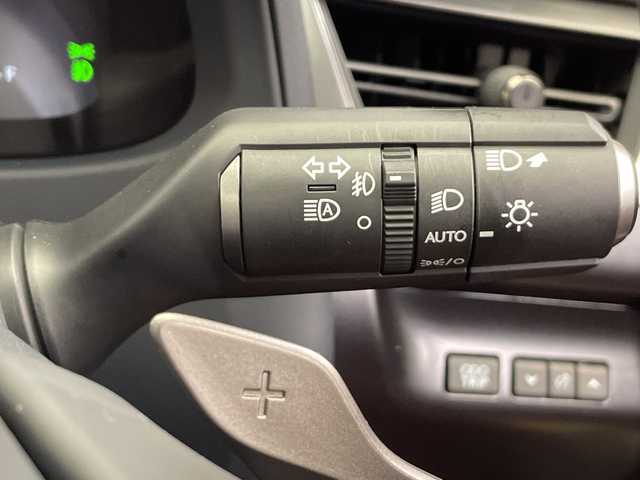 レクサス ＵＸ 300h バージョンC 栃木県 2024(令6)年 1.5万km グラファイトブラックガラスフレーク 純正メモリナビ/（CD/DVD/フルセグTV/Bluetooth/USB）/バックカメラ/コーナーセンサー/ビルトインETC/シートヒーター/禁煙車/ステアリングヒーター/オートライト/LEDヘッドライト/横滑り防止装置/スマートキー/プッシュスタート/ステアリングスイッチ/革巻きステアリング/ウィンカーミラー/純正17インチアルミホイール/純正フロアマット