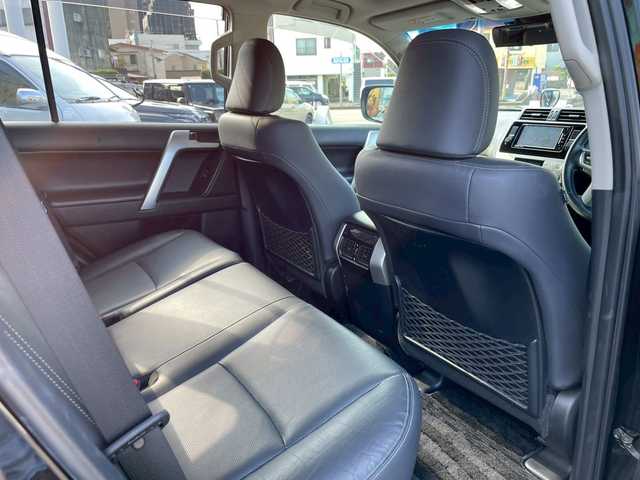 トヨタ ランドクルーザー プラド TX Lパッケージ 宮崎県 2018(平30)年 5.4万km 黒 社外SDナビ　/フルセグ　/バックカメラ　/ETC　/ドラレコ　/レザーシート　/クルコン　/サンルーフ　/衝突被害軽減ブレーキ　/横滑り防止　/レーンキープ　/純正ドアバイザー　/フォグランプ　/LED　/Bluetooth　/サイドステップ