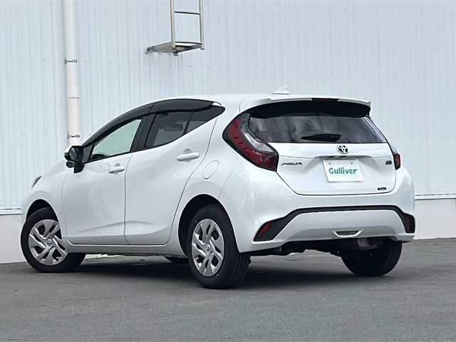 トヨタ アクア X 三重県 2022(令4)年 2.4万km プラチナホワイトパールマイカ 純正ナビ/ETC/スペアキー/AC100V/追従クルーズコントロール/レーンキープアシスト/LEDヘッドライト/ヘッドライトレベライザー/ステアリングスイッチ/電動格納ミラー/禁煙車