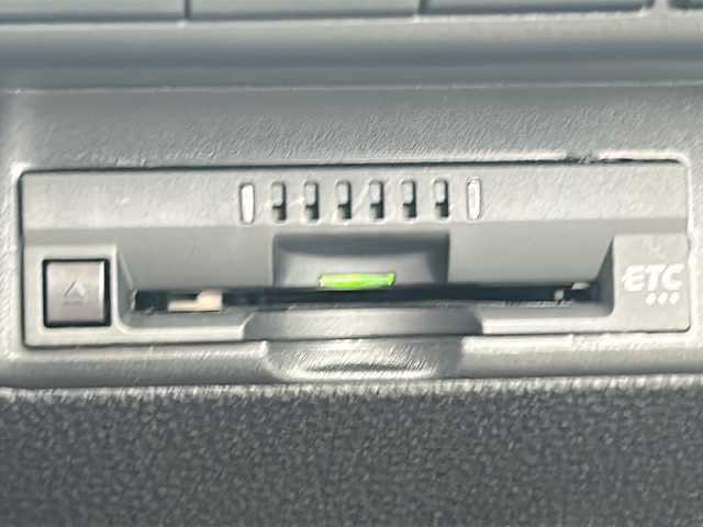 トヨタ アクア X 三重県 2022(令4)年 2.4万km プラチナホワイトパールマイカ 純正ナビ/ETC/スペアキー/AC100V/追従クルーズコントロール/レーンキープアシスト/LEDヘッドライト/ヘッドライトレベライザー/ステアリングスイッチ/電動格納ミラー/禁煙車