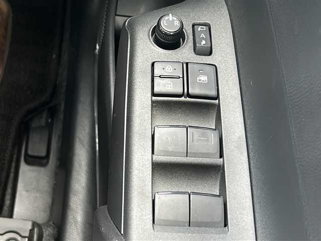 トヨタ アクア X 三重県 2022(令4)年 2.4万km プラチナホワイトパールマイカ 純正ナビ/ETC/スペアキー/AC100V/追従クルーズコントロール/レーンキープアシスト/LEDヘッドライト/ヘッドライトレベライザー/ステアリングスイッチ/電動格納ミラー/禁煙車