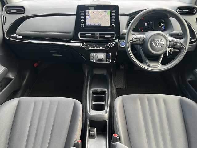 トヨタ アクア X 三重県 2022(令4)年 2.4万km プラチナホワイトパールマイカ 純正ナビ/ETC/スペアキー/AC100V/追従クルーズコントロール/レーンキープアシスト/LEDヘッドライト/ヘッドライトレベライザー/ステアリングスイッチ/電動格納ミラー/禁煙車