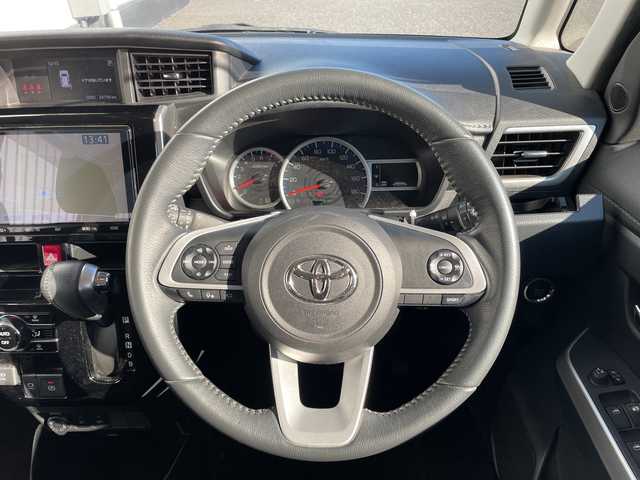 トヨタ ルーミー カスタムG－T 千葉県 2021(令3)年 2.5万km パールホワイトⅢ 純正9インチナビ/(AM/FM/BT/フルセグTV/SD)/全周囲カメラ/前後ドライブレコーダー/衝突被害軽減システム/車線逸脱警報/追従式クルーズコントロール/両側パワースライドドア/横滑り防止装置/ETC/アイドリングストップ/LEDヘッドライト/フォグランプ/オートライト/ウィンカーミラー/電動格納ミラー/純正15インチAW/シートヒーター/シートリフター/プッシュスタート/スマートキー/フロアマット/スペアキー/取扱説明書/保証書