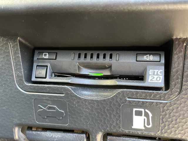 トヨタ ルーミー カスタムG－T 千葉県 2021(令3)年 2.5万km パールホワイトⅢ 純正9インチナビ/(AM/FM/BT/フルセグTV/SD)/全周囲カメラ/前後ドライブレコーダー/衝突被害軽減システム/車線逸脱警報/追従式クルーズコントロール/両側パワースライドドア/横滑り防止装置/ETC/アイドリングストップ/LEDヘッドライト/フォグランプ/オートライト/ウィンカーミラー/電動格納ミラー/純正15インチAW/シートヒーター/シートリフター/プッシュスタート/スマートキー/フロアマット/スペアキー/取扱説明書/保証書