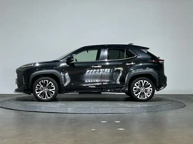 トヨタ ヤリスクロス Z 愛媛県 2022(令4)年 3.6万km ブラックマイカ ・純正８型ディスプレイオーディオ（フルセグＴＶ・ＢＴ・ＤＶＤ・ＦＭＡＭ・ＵＳＢ接続）/・モデリスタフルエアロ/・全方位カメラ　/・ビルトインＥＴＣ　/・レーダークルーズコントロール　/・ＤＮ席シートヒーター　/・レーンキープアシスト　/・スペアキー/・オートマチックハイビーム/・ステアリングヒーター/・パワーバックドア/・ステアリングリモコン