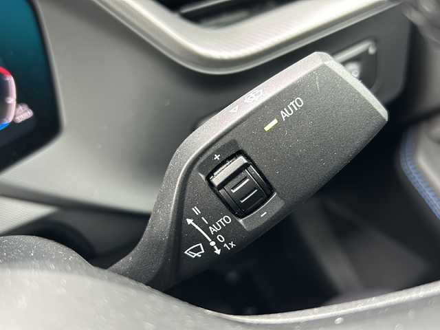 ＢＭＷ ＢＭＷ ２１８ｄ 愛知県 2021(令3)年 3.1万km アルピンホワイトⅢ ワンオーナー/純正10.25インチワイドHDDナビ/(Bluetooth/ScreenMirroring)/iDrive/バックカメラ/パーキングアシスト/クロストラフィックウォーニング/アクティブクルーズコントロール/インテリジェントセイフティ/(Cityブレーキ/レーンディパーチャー/レーンチェンジウォーニング)/パークディスタンスコントロール/レインセンサー付きワイパー/ロードサインアシスト/(追い越し禁止表示機能付き)/インテリジェントパーソナルアシスタント/ドライブモードセレクト/電動パーキングブレーキ/オートマチックホールドパーキングブレーキ/スマートキー(コンフォートアクセス付き)/(スペアキー×1)/取説/保証書