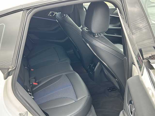 ＢＭＷ ＢＭＷ ２１８ｄ 愛知県 2021(令3)年 3.1万km アルピンホワイトⅢ ワンオーナー/純正10.25インチワイドHDDナビ/(Bluetooth/ScreenMirroring)/iDrive/バックカメラ/パーキングアシスト/クロストラフィックウォーニング/アクティブクルーズコントロール/インテリジェントセイフティ/(Cityブレーキ/レーンディパーチャー/レーンチェンジウォーニング)/パークディスタンスコントロール/レインセンサー付きワイパー/ロードサインアシスト/(追い越し禁止表示機能付き)/インテリジェントパーソナルアシスタント/ドライブモードセレクト/電動パーキングブレーキ/オートマチックホールドパーキングブレーキ/スマートキー(コンフォートアクセス付き)/(スペアキー×1)/取説/保証書