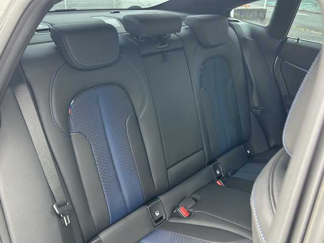 ＢＭＷ ＢＭＷ ２１８ｄ 愛知県 2021(令3)年 3.1万km アルピンホワイトⅢ ワンオーナー/純正10.25インチワイドHDDナビ/(Bluetooth/ScreenMirroring)/iDrive/バックカメラ/パーキングアシスト/クロストラフィックウォーニング/アクティブクルーズコントロール/インテリジェントセイフティ/(Cityブレーキ/レーンディパーチャー/レーンチェンジウォーニング)/パークディスタンスコントロール/レインセンサー付きワイパー/ロードサインアシスト/(追い越し禁止表示機能付き)/インテリジェントパーソナルアシスタント/ドライブモードセレクト/電動パーキングブレーキ/オートマチックホールドパーキングブレーキ/スマートキー(コンフォートアクセス付き)/(スペアキー×1)/取説/保証書