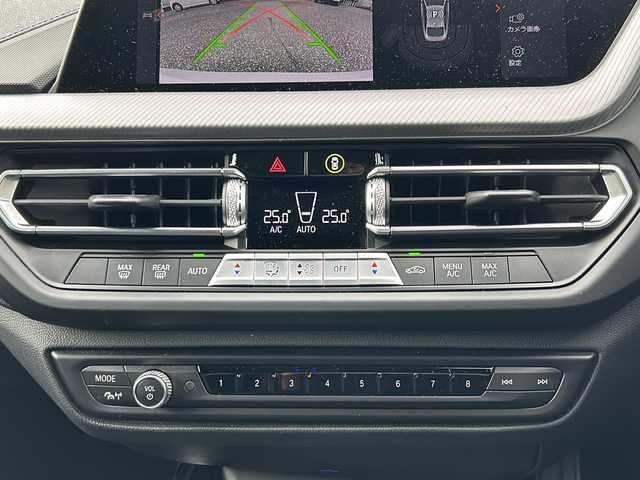 ＢＭＷ ＢＭＷ ２１８ｄ 愛知県 2021(令3)年 3.1万km アルピンホワイトⅢ ワンオーナー/純正10.25インチワイドHDDナビ/(Bluetooth/ScreenMirroring)/iDrive/バックカメラ/パーキングアシスト/クロストラフィックウォーニング/アクティブクルーズコントロール/インテリジェントセイフティ/(Cityブレーキ/レーンディパーチャー/レーンチェンジウォーニング)/パークディスタンスコントロール/レインセンサー付きワイパー/ロードサインアシスト/(追い越し禁止表示機能付き)/インテリジェントパーソナルアシスタント/ドライブモードセレクト/電動パーキングブレーキ/オートマチックホールドパーキングブレーキ/スマートキー(コンフォートアクセス付き)/(スペアキー×1)/取説/保証書