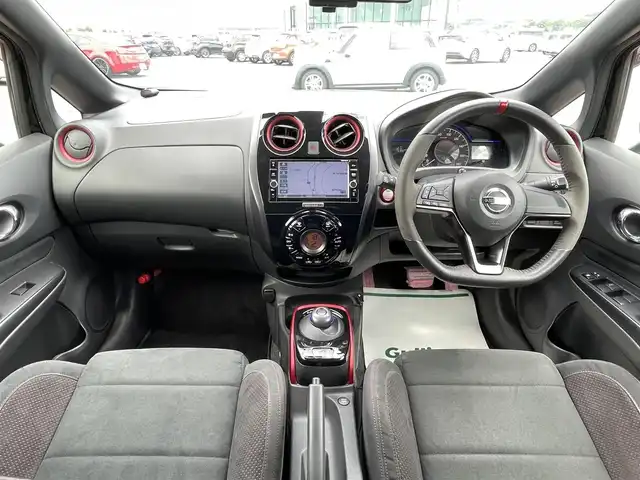 日産 ノート e－パワー ニスモ 佐賀県 2017(平29)年 3.3万km スーパーブラック 純正SDナビ/・フルセグTV/CD/DVD/SD/Bluetooth/アラウンドビューモニター/インテリジェントルームミラー/前方ドライブレコーダー/ETC/クスコタワーバー/革巻きステアリング/ステアリングリモコン/純正16インチアルミホイール/純正LEDヘッドライト/純正LEDフォグライト/純正フロアマット/純正ドアバイザ―/新車保証書/取扱説明書/スペアキー１本/車線逸脱警報システム/衝突被害軽減ブレーキ