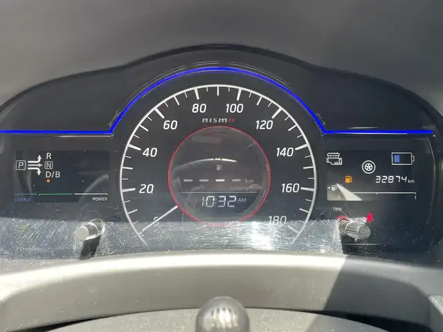 日産 ノート e－パワー ニスモ 佐賀県 2017(平29)年 3.3万km スーパーブラック 純正SDナビ/・フルセグTV/CD/DVD/SD/Bluetooth/アラウンドビューモニター/インテリジェントルームミラー/前方ドライブレコーダー/ETC/クスコタワーバー/革巻きステアリング/ステアリングリモコン/純正16インチアルミホイール/純正LEDヘッドライト/純正LEDフォグライト/純正フロアマット/純正ドアバイザ―/新車保証書/取扱説明書/スペアキー１本/車線逸脱警報システム/衝突被害軽減ブレーキ