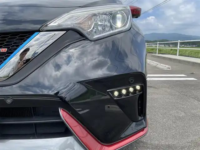 日産 ノート e－パワー ニスモ 佐賀県 2017(平29)年 3.3万km スーパーブラック 純正SDナビ/・フルセグTV/CD/DVD/SD/Bluetooth/アラウンドビューモニター/インテリジェントルームミラー/前方ドライブレコーダー/ETC/クスコタワーバー/革巻きステアリング/ステアリングリモコン/純正16インチアルミホイール/純正LEDヘッドライト/純正LEDフォグライト/純正フロアマット/純正ドアバイザ―/新車保証書/取扱説明書/スペアキー１本/車線逸脱警報システム/衝突被害軽減ブレーキ