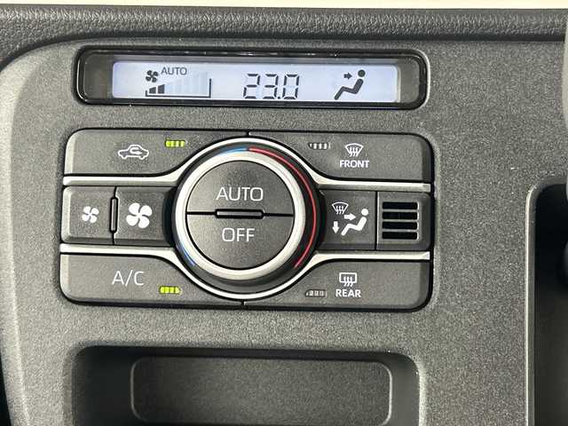 ダイハツ ムーヴ キャンバス ストライプス X 愛知県 2025(令7)年 0.4万km シャイニングホワイトパール/スムーズグレーマイカメタリック ナビ装着用アップグレードパック/スマートアシスト/・衝突回避支援ブレーキ機能/・誤発進抑制機能/・車線逸脱抑制機能/・先行車発進お知らせ機能/・コーナーセンサー/・オートハイビーム/ecoIDLE(アイドリングストップ)/両側パワースライドドア/ハロゲンヘッドランプ/オートライト/CANBUSエンブレム付シャイニングホワイトパールフロントグリル/シャイニングホワイトパールドアミラー/ステアリングスイッチ/アナログメーター/キーフリーシステム