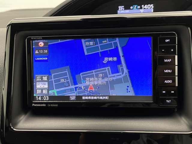 トヨタ エスクァイア Gi 宮崎県 2019(令1)年 6万km スパークリングブラックパールクリスタルシャイン 禁煙車/トヨタセーフティセンス/社外ナビTV/（ストラーダ/CN-RE06WD/CD/DVD/Bluetooth/フルセグTV)/社外バックカメラ/社外ETC/純正LEDオートライト/純正LEDフォグ/純正15インチアルミ/純正フロアマット/両側電動スライドドア/プリクラッシュセーフティ/オートマチックハイビーム/レーンディパーチャーアラート/クリアランスソナー/クルーズコントロール/ウッドコンビ本革巻ハンドル/本革シート/前席シートヒーター/デュアルオートエアコン/スマートキー/プッシュエンジンスタート/スペアキー