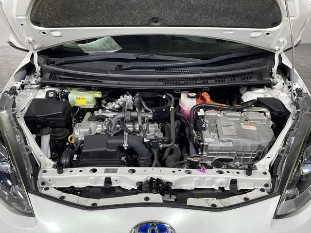 トヨタ アクア S スタイルブラック 沖縄県 2018(平30)年 5.2万km ライムホワイトパールクリスタルシャイン 禁煙車/県外仕入れ/純正ナビ/ＣＤ／ＤＶＤ／Ｂｌｕｅｔｏｏｔｈ／ワンセグＴＶ/バックカメラ/純正シートカーバー/ビルトインＥＴＣ/電動格納ミラー/純正ドライブレコーダー/衝突被害軽減システム/オートライト/オートマチックハイビーム/ステアリングリモコン/取扱説明書/保証書