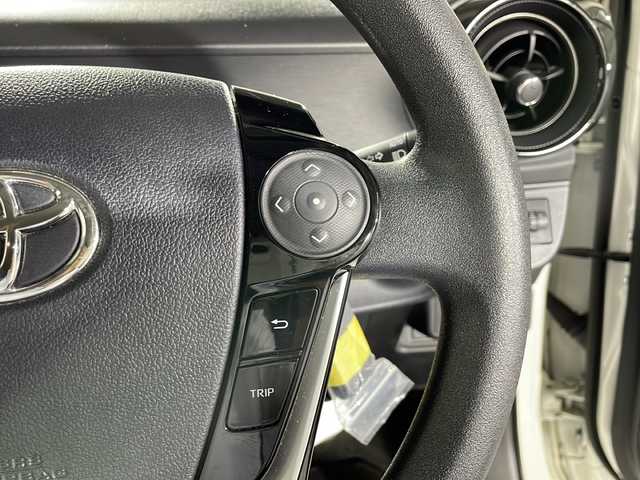 トヨタ アクア S スタイルブラック 沖縄県 2018(平30)年 5.2万km ライムホワイトパールクリスタルシャイン 禁煙車/県外仕入れ/純正ナビ/ＣＤ／ＤＶＤ／Ｂｌｕｅｔｏｏｔｈ／ワンセグＴＶ/バックカメラ/純正シートカーバー/ビルトインＥＴＣ/電動格納ミラー/純正ドライブレコーダー/衝突被害軽減システム/オートライト/オートマチックハイビーム/ステアリングリモコン/取扱説明書/保証書